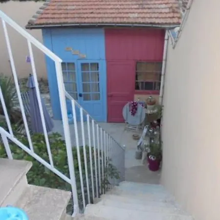 Fabienne Cote Jardins De La Fontaine Apartment Nimes Exterior photo